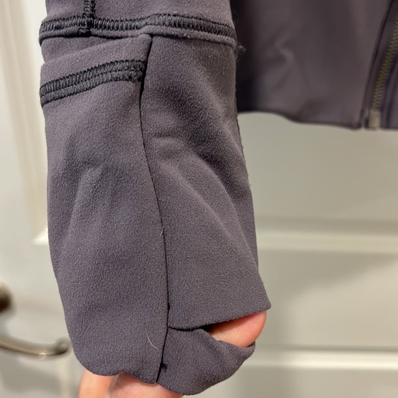 Lululemon jacket - Picture 2 of 5
